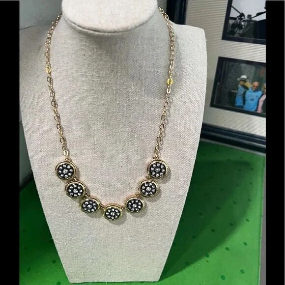 20” Dillard’s Gold & Medallion Necklace NWT #JW7 - Picture 1 of 4